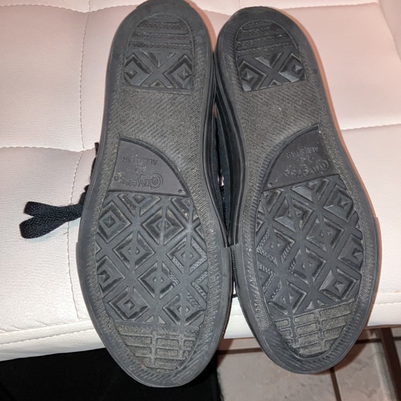 Converse sneakers worn a few times - Picture 4 of 4